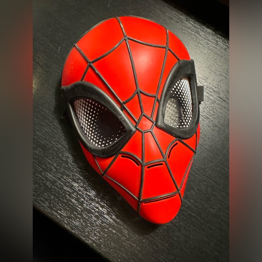 2018 Mattel Hard Plastic SpiderMan Adjustable Mask